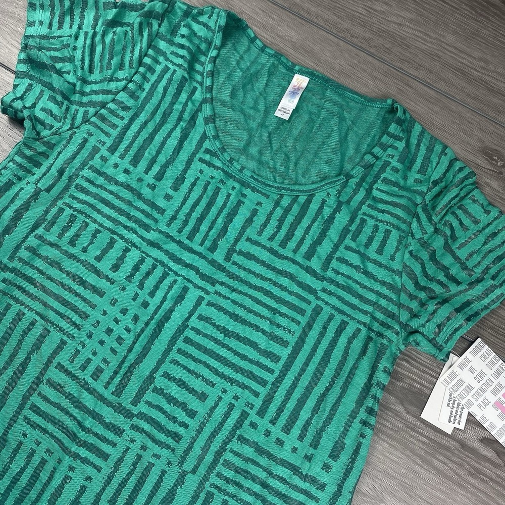 Lularoe Women's Rayon Blend Perfect T‎ Shirt Green Geometric Medium New